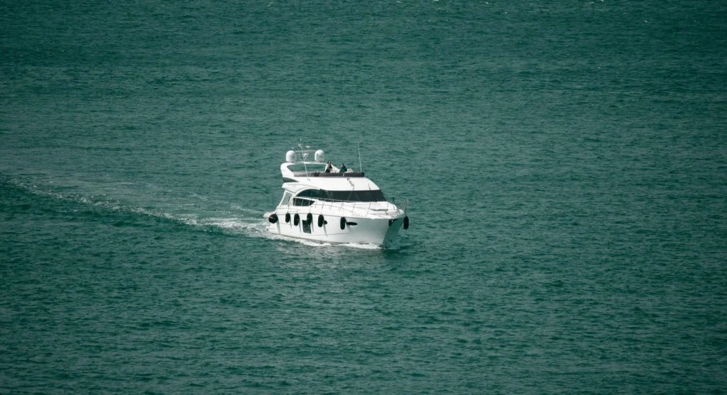 serene river yacht cruise getaway
