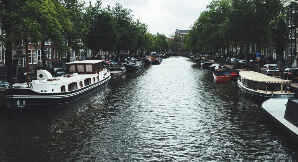 7 Common Myths Travelers Still Believe About Canal Cruises