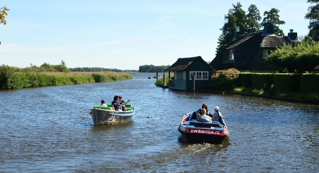 Why Multi-Generation Families Are Booking Canal Vacations Together