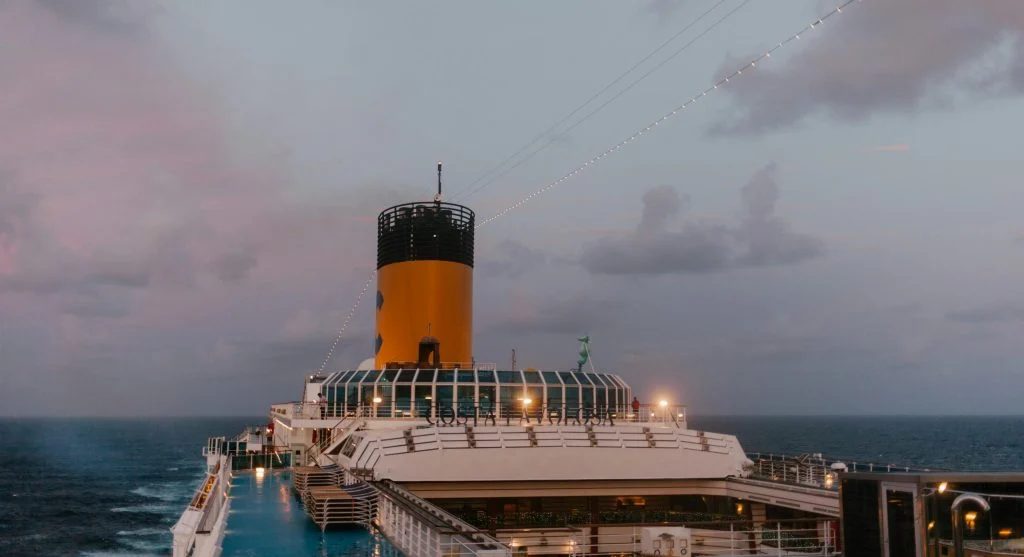 luxury dinner cruise sunset views