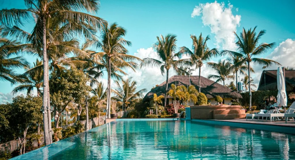 luxury resort cliffside infinity pool