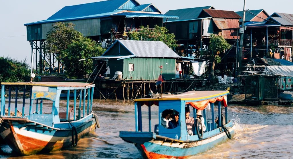 floating village homes on water